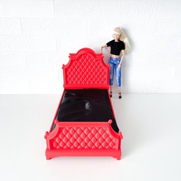 Red Tufted Miniature Chesterfield Bed Queen Size 1:6 Scale Barbie Dollhouse - Picture 6 of 6